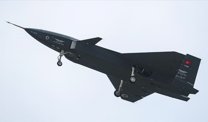 KIZILELMA manevra testini de başarıyla geçti