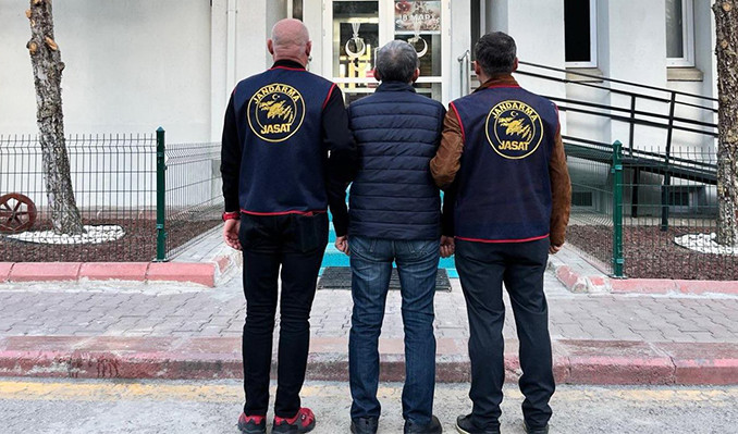 MİT tırlarını durduran FETÖ üyesi Adana Emniyet Müdürü yakalandı