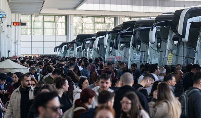 Otogarlarda bayram yoğunluğu