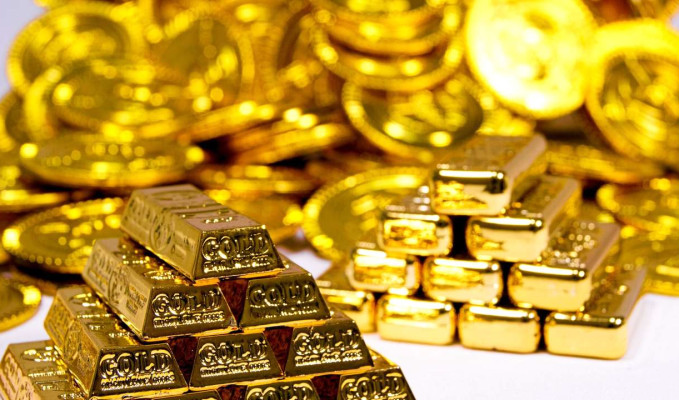 Altın yeniden rekor kırdı