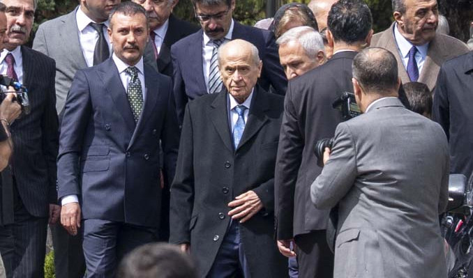 Bahçeli 66 gün sonra ilk kez göründü! Türkeş’in mezarına ziyaret