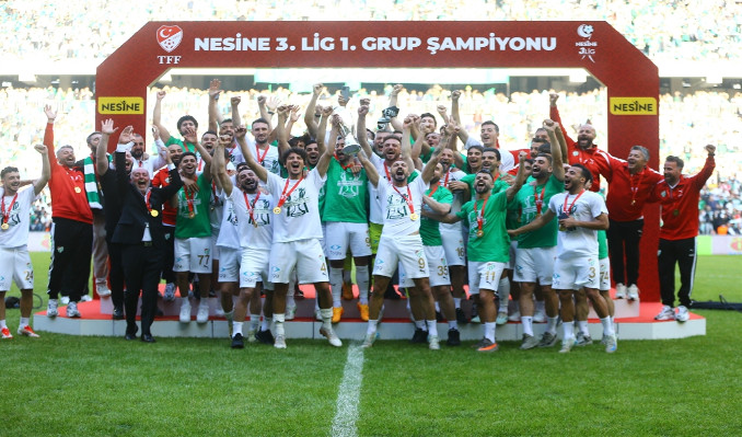 Bursaspor 3. Lig şampiyonluğunu kutladı