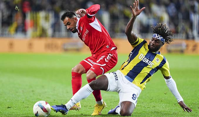 Fenerbahçe şampiyonluk yarışında: Sivasspor’a konuk oluyor
