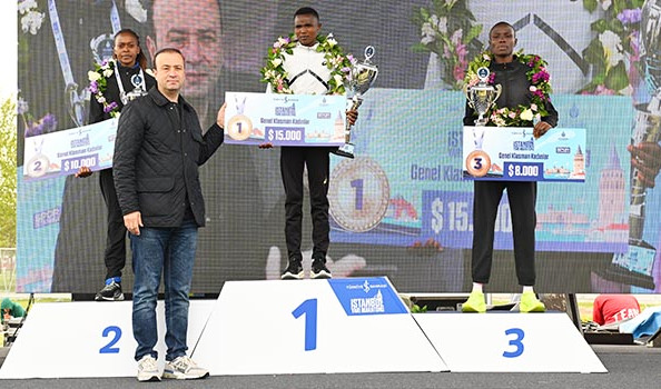 İş Bankası İstanbul Yarı Maratonu’nda Kenyalı atletler birinci