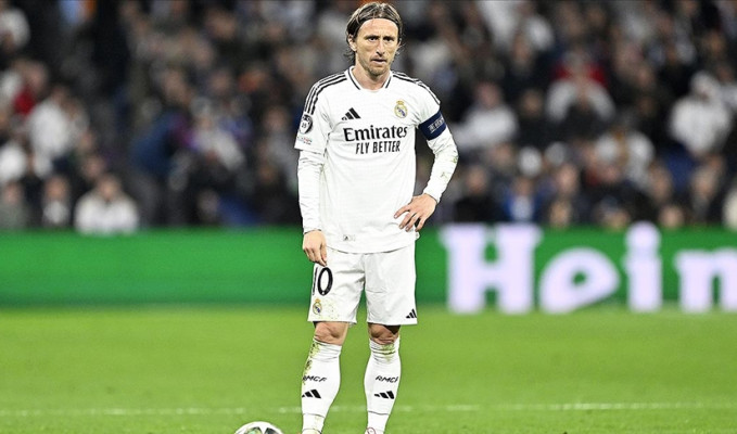 Yıldız futbolcu kulübe ortak oldu