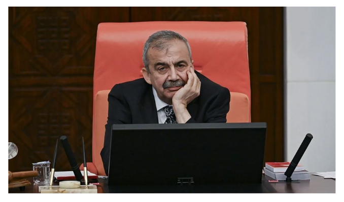 Sanat dünyasından Sırrı Süreyya’ya veda