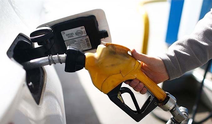Benzin fiyatlarına zam geldi
