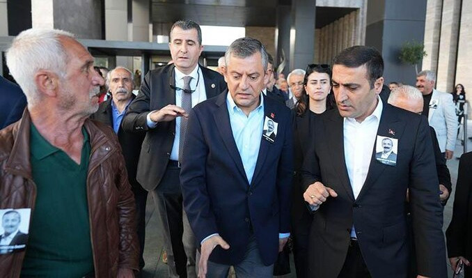 CHP lideri Özel’e yumruklu saldırı soruşturması derinleştiriliyor