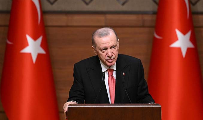 Erdoğan: Yetkisini kötüye kullananların gözünün yaşına bakmayacağız