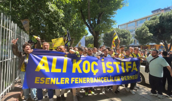 Fenerbahçeli taraftarlardan ‘istifa’ yürüyüşü