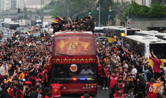 Galatasaray’dan 5 yıldızlı şampiyonluk turu: Şehir, deniz ve Yenikapı tek yürek