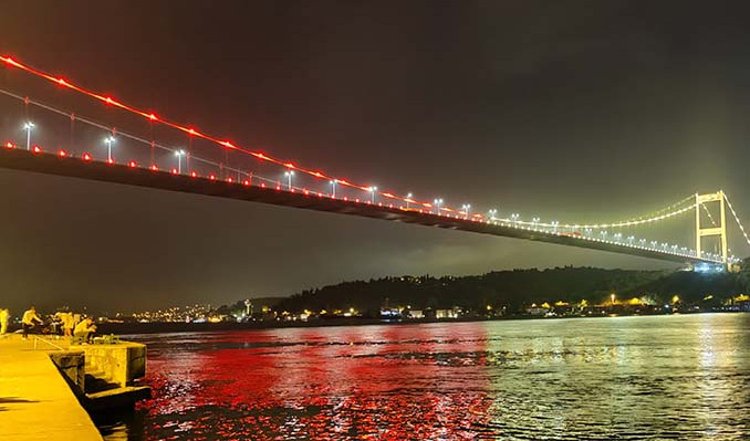 Galatasaray’ın şampiyonluk coşkusu Boğaz’a yansıdı!