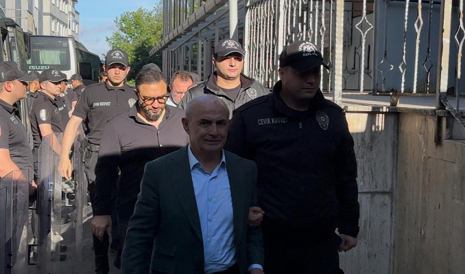 İstanbul’da Yolsuzluk Soruşturması: Eski milletvekili ve 5 belediye başkanı gözaltında