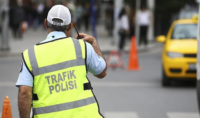 İstanbul’da bazı yollar, metro ve metrobüs istasyonları kapatıldı