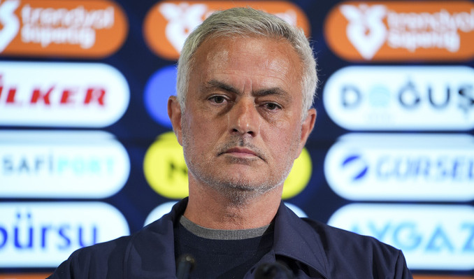 Mourinho’dan Galatasaray’a sert sözler!