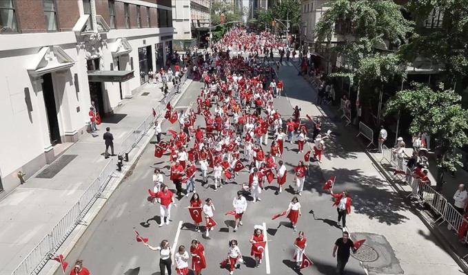 New York Türk Günü Yürüyüşü coşkuyla kutlandı