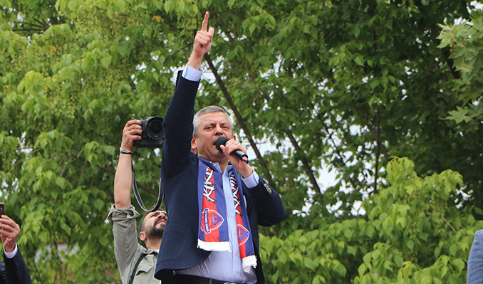 Özgür Özel: Bu kötülüğe teslim olmayacağız