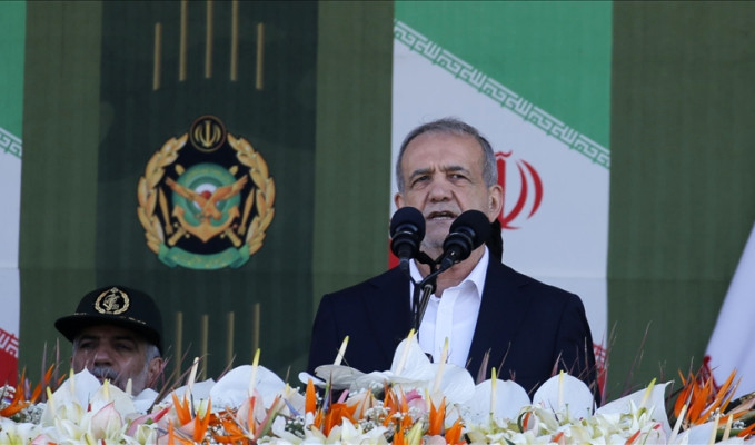 Pezeşkiyan’dan ”Nükleer programdan vazgeçmeyiz” mesajı