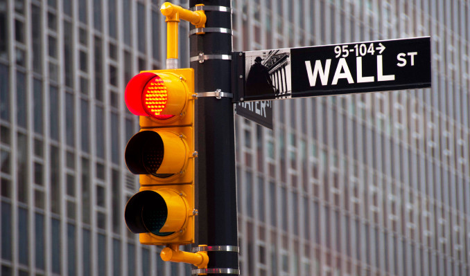 Wall Street’e Moody’s darbesi: Vadeli endekslerde kayıplar derinleşiyor