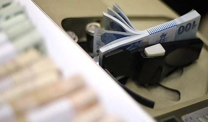 Hazine nakit dengesi 247,1 milyar TL fazla verdi