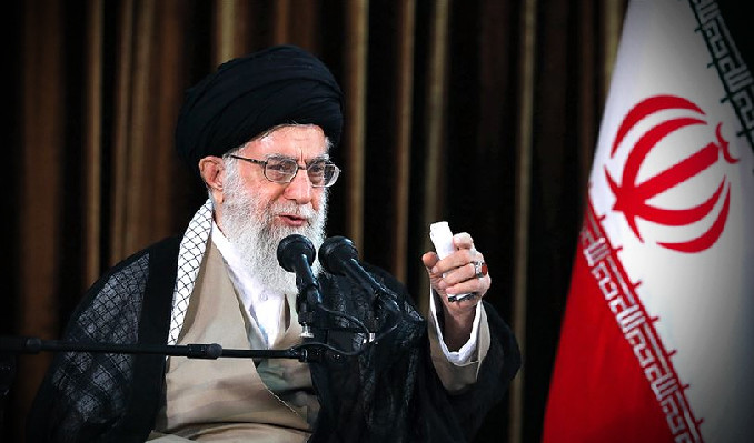 İddia: Hamaney’e suikast planını Trump engelledi