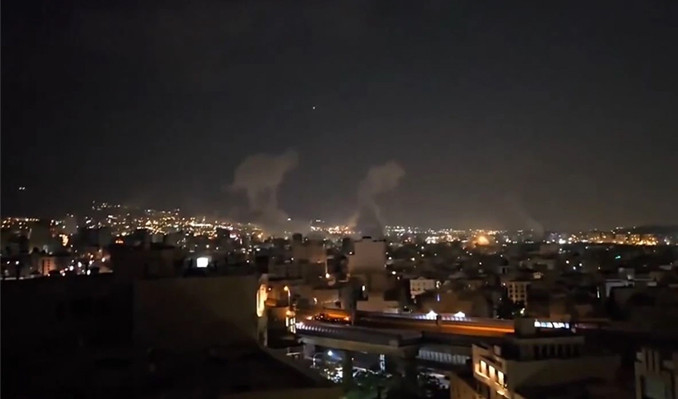 İsrail ordusu: İran’ı vuruyoruz