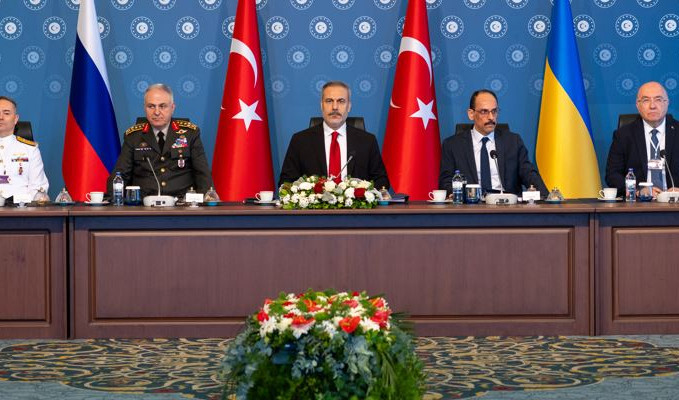 İstanbul’da kritik görüşme: Heyetler bi araya geldi