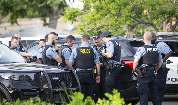 Minnesota’da siyasi kâbus: Polis kılıklı saldırgan, eyalet meclis başkanı ve eşini öldürdü