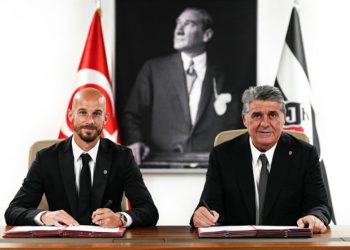 Beşiktaş, Vaclav Cerny ile sözleşme imzalandığını duyurdu