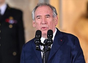 Fransa’da hükümet düştü