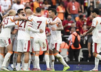Galatasaray’ın ‘Devler Ligi’ macerası başlıyor! İşte muhtemel 11’ler