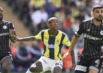 Fenerbahçe’de bir ayrılık daha