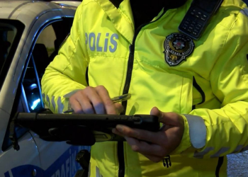 Yürürlüğe girmesi beklenen trafik yasası askıya alındı