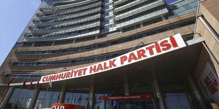 CHP kurultay davası ertelendi