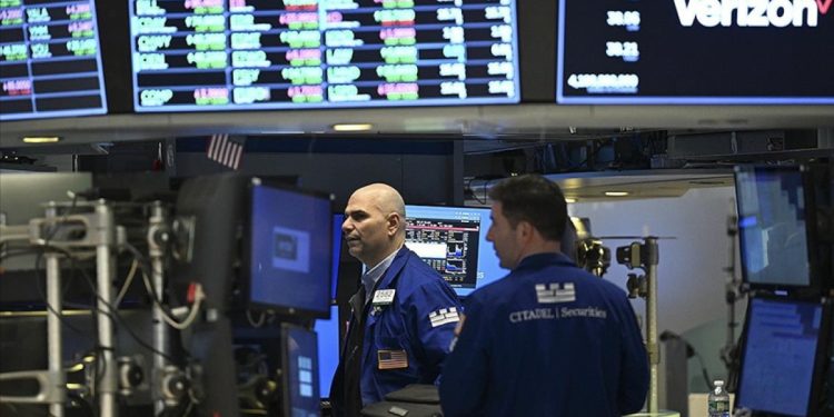 New York borsası haftayı karışık kapattı