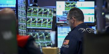 Wall Street kırmızıya boyandı