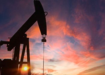 Zayıf talep sinyalleri ve arz fazlası endişeleriyle petrol fiyatları geriledi