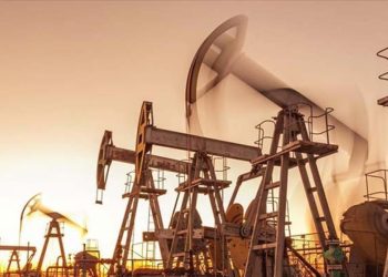 Petrol fiyatları düşmeye devam etti